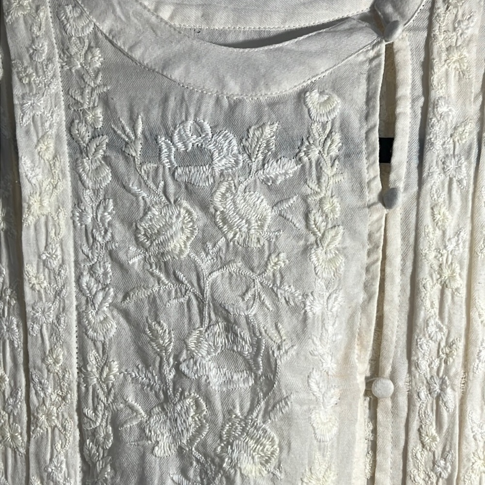 Free People embroidered peasant blouse-puff sleeves-NWOT - Picture 4 of 10